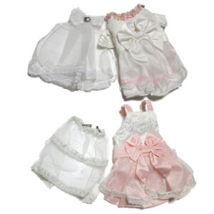 Pienen koiran hääpuku.