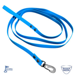 Hexa hihna koiralle sininen, jossa lukko ja metalliosat ovat mustia.