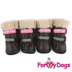 Ruskean väriset koiran tossut.